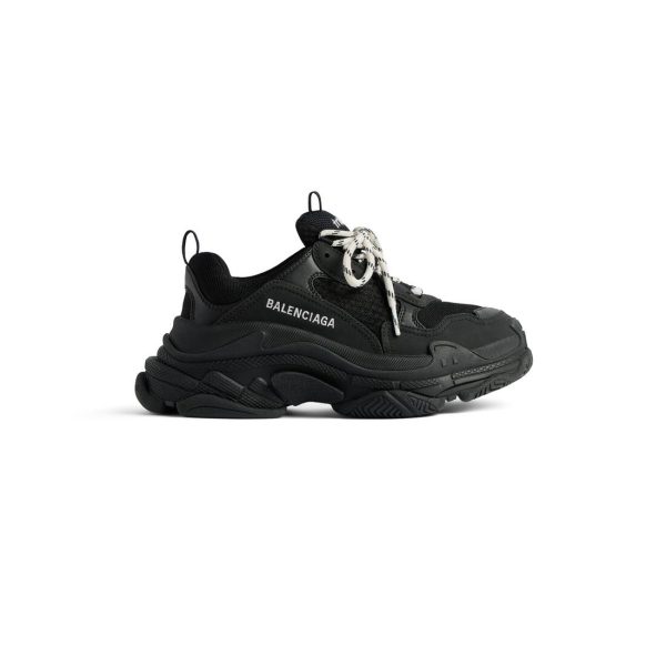 Womens Triple S Sneaker in Black