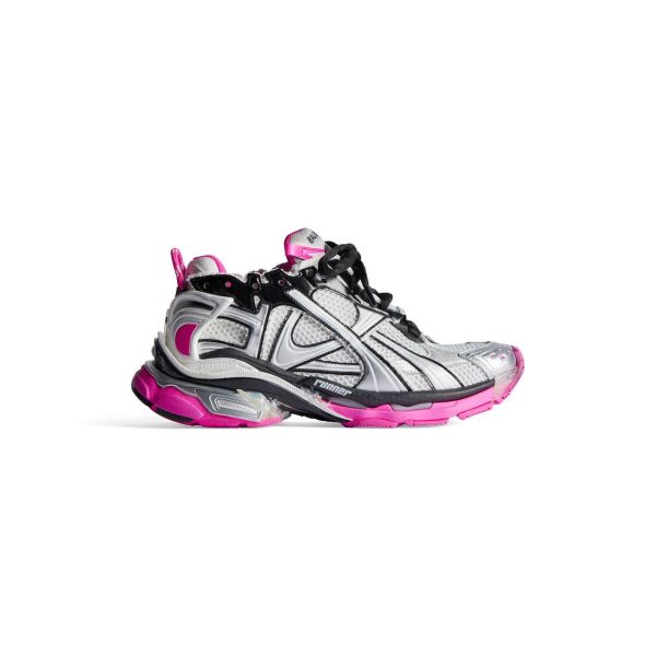 Womens Runner Sneaker in Silver/black/neon-pink