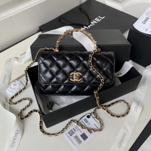 Chanel 24P AP3803 Shiny Crinkled Lambskin Chain Clutch Pearl Handle Black