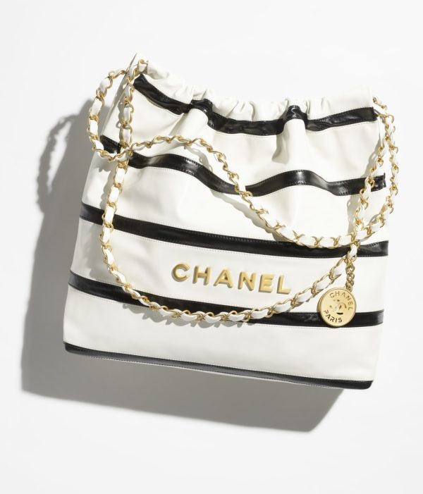 CHANEL 22 SMALL HANDBAG