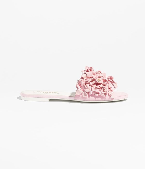 Spring-Summer 2025 Pre-collection Mules