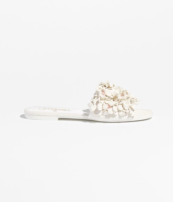 Spring-Summer 2025 Pre-collection Mules