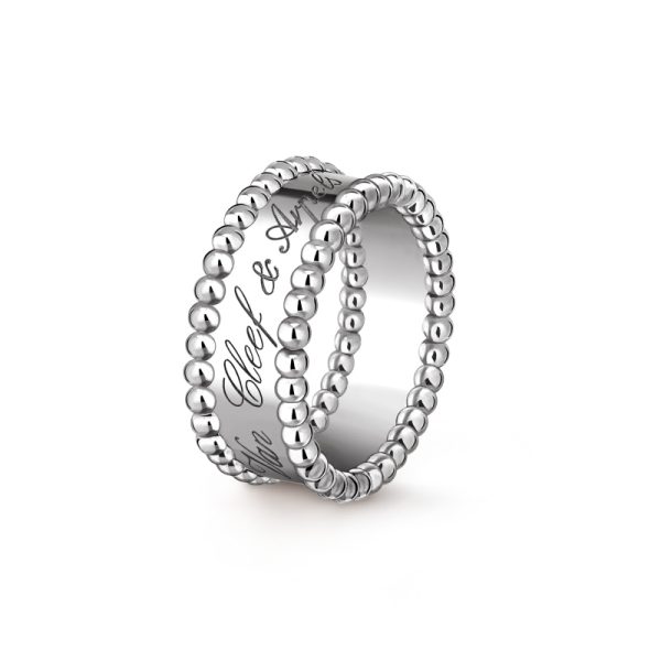 Perlee signature ring