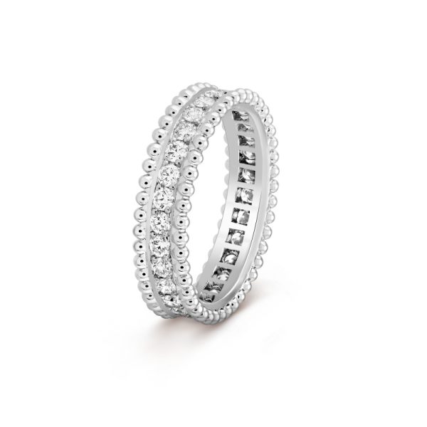 Estelle wedding band