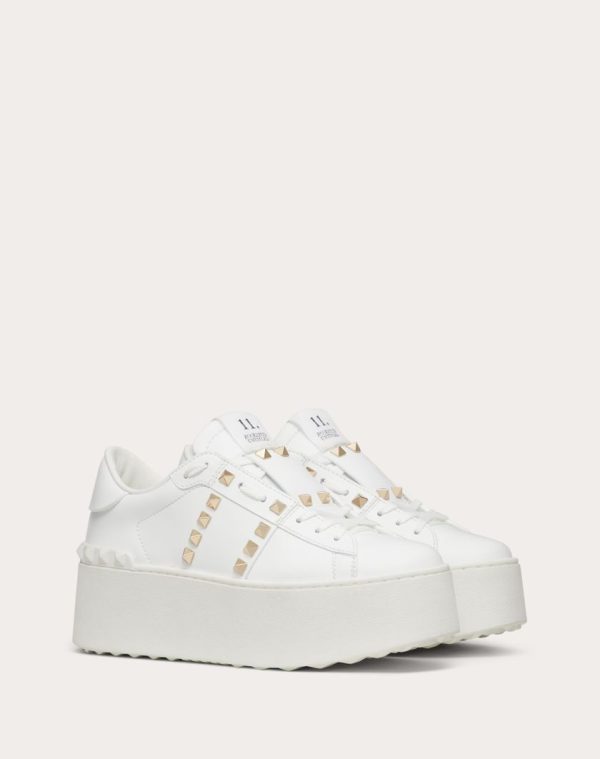 FLATFORM ROCKSTUD UNTITLED SNEAKER IN CALFSKIN