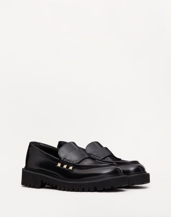 ROCKSTUD CALFSKIN LOAFER