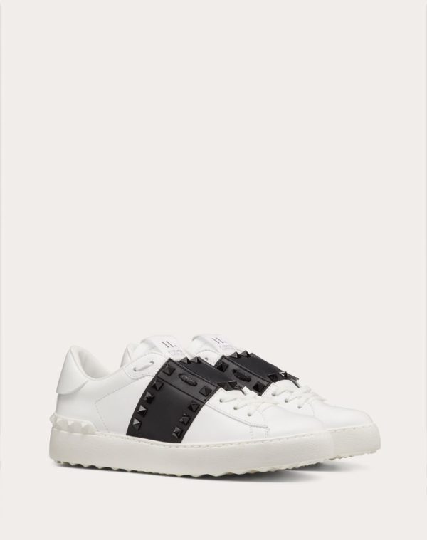 ROCKSTUD UNTITLED SNEAKER IN CALFSKIN LEATHER WITH TONAL STUDS