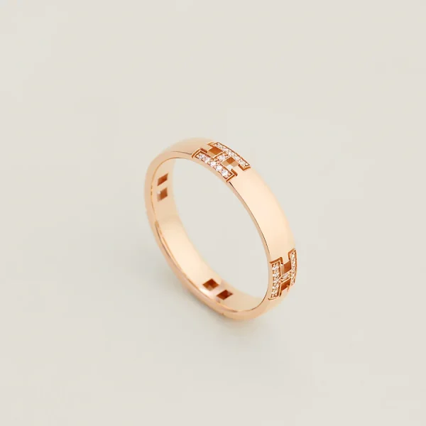 Ever Herakles wedding band