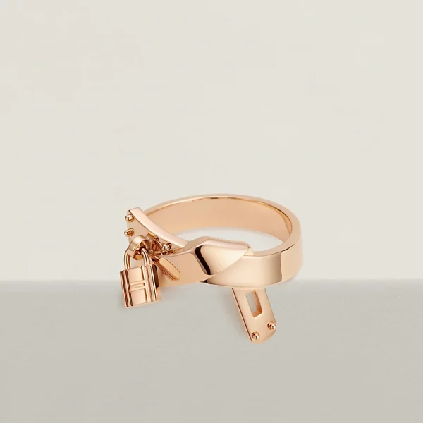 Kelly Gavroche ring